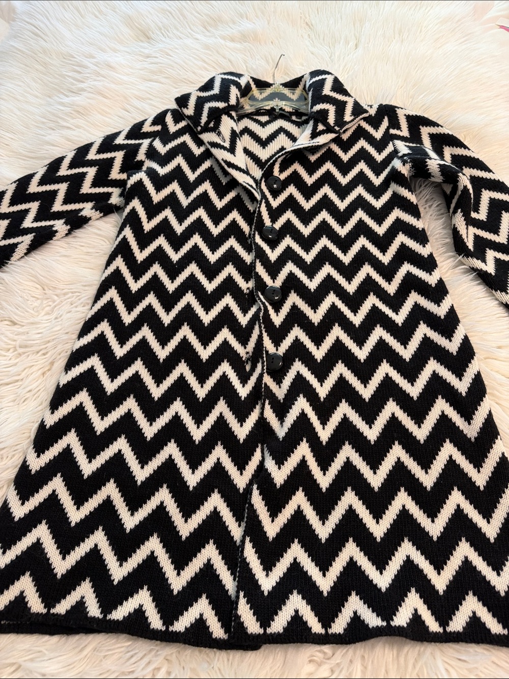 GIOGIO Black & White Gorgeous Chevron Knit Sweater- Women's Button Front Jacket - Picture 9 of 9